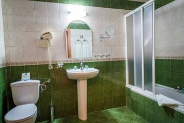 Фото Отель Hotel Sevlievo Plaza г. Севлиево 5