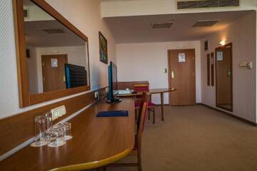 Фото номера Номер-студио Делюкс (2 взрослых) Отель Hotel Sevlievo Plaza г. Севлиево 11